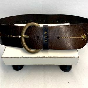 Fossil wide belt with brass buckle and accents. Size medium